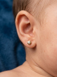 Broquel baby de oro 14k diseño hexagonal con diamantes naturales Mod 5443