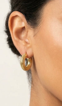 Arracadas texturadas de oro 14k