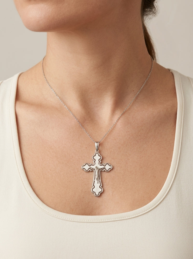 Cruz de oro blanco 14k con acabado mate Mod 5628 4.5 cm