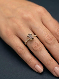 Anillo de oro 14k con piedra natural rectangular café Mod 5869
