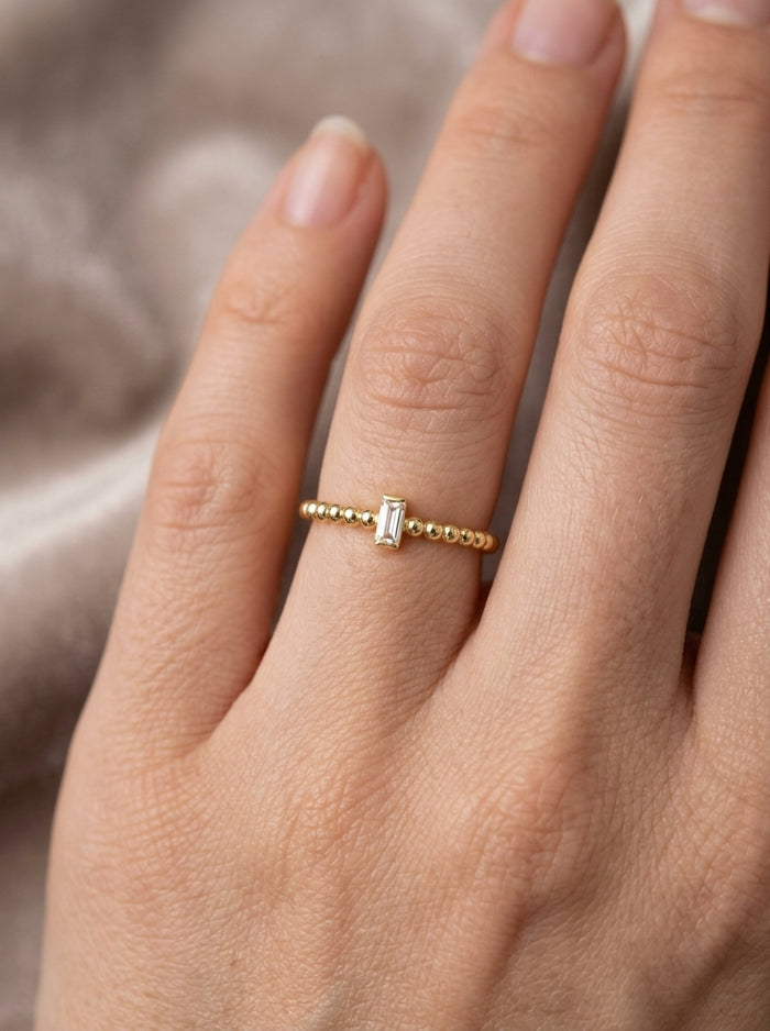 Anillo de oro 14k diseño tipo bolitas /bead band y piedra rectangular Mod LM5316