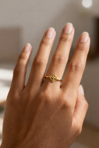 Anillo nudo de bruja de oro 10k