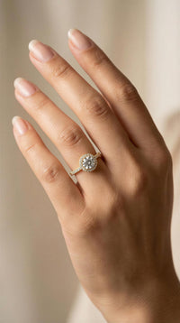 Anillo de oro 14k tipo halo redondo ideal para promesa