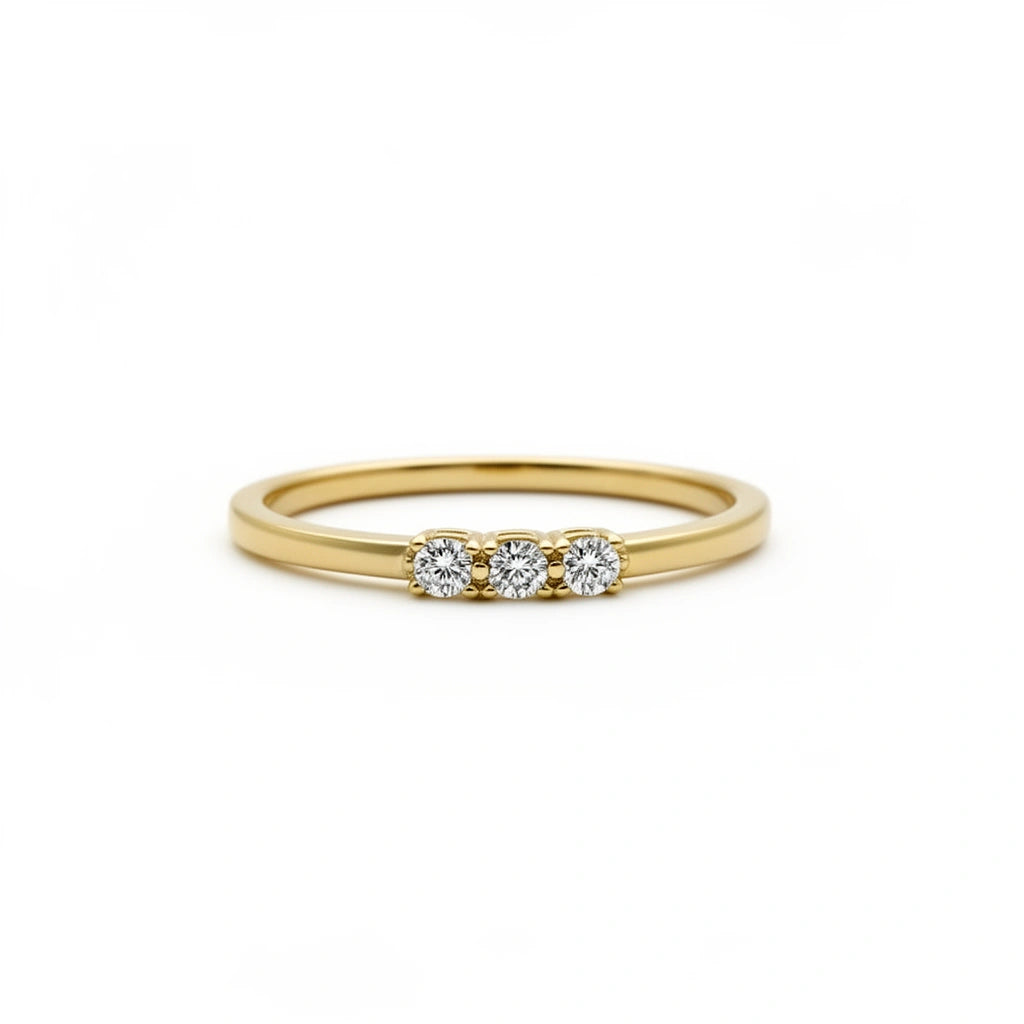 Anillo de oro 14k con 3 circonias