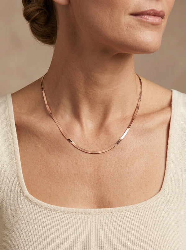 Gargantilla de oro rosa 14k diseño panza de víbora hueca Mod LM 5607 45 cm x 2.5 mm