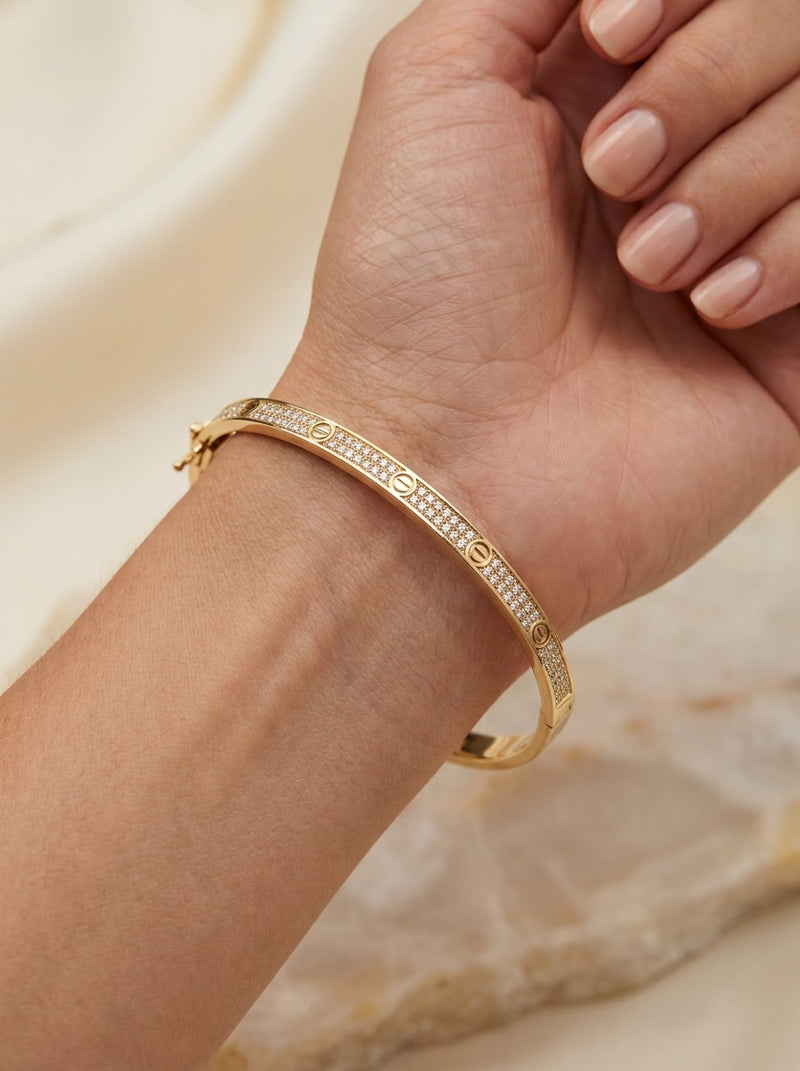 Brazalete de oro 14k tipo diseñador hueco con circonias mod 5752 - 18 cm