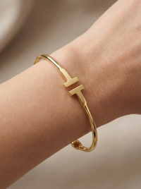 Brazalete de oro 10k tipo diseñador hueco Mod 5499 - 18 cm