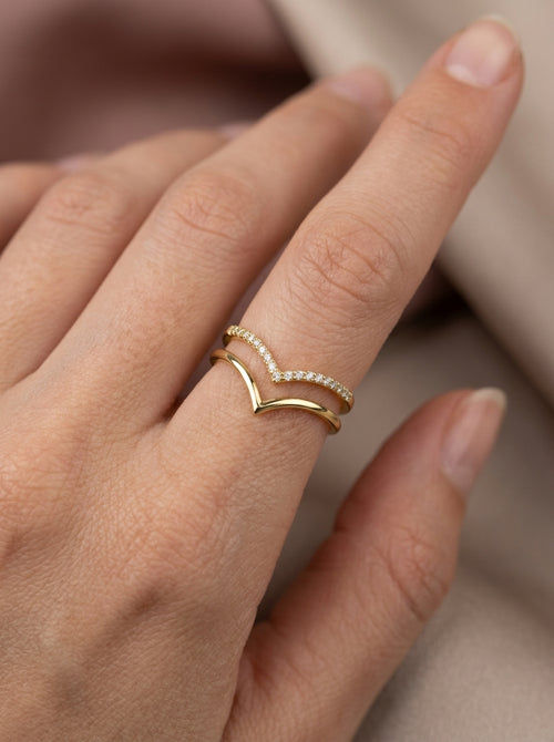 Anillo de oro 14k diseño chevron con circonias Mod LM5357