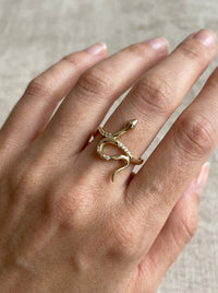 Anillo de oro 10k diseño serpiente Mod 5531