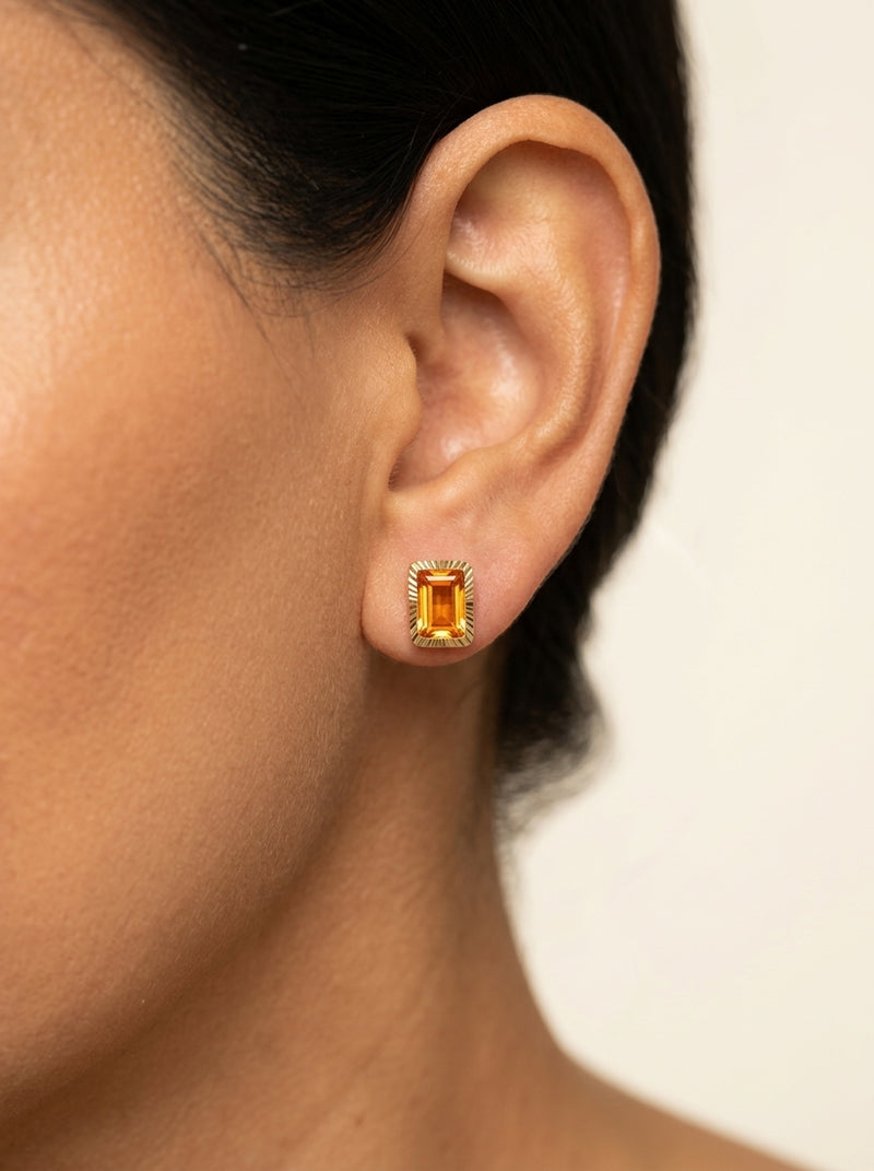 Broquel de oro 10k delgado diseño octa bisel anaranjado(de bolitas) Mod 5665