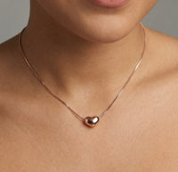 Gargantilla de corazón inflado en oro rosa 14k
