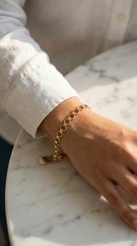 Pulsera de 10K Oro Amarillo Eslabón Fino con Acabado Satinado - 18 cm