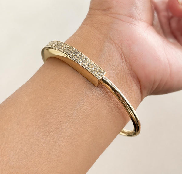 Brazalete de oro 10k tipo diseñador Mod 5698 - 18 cm
