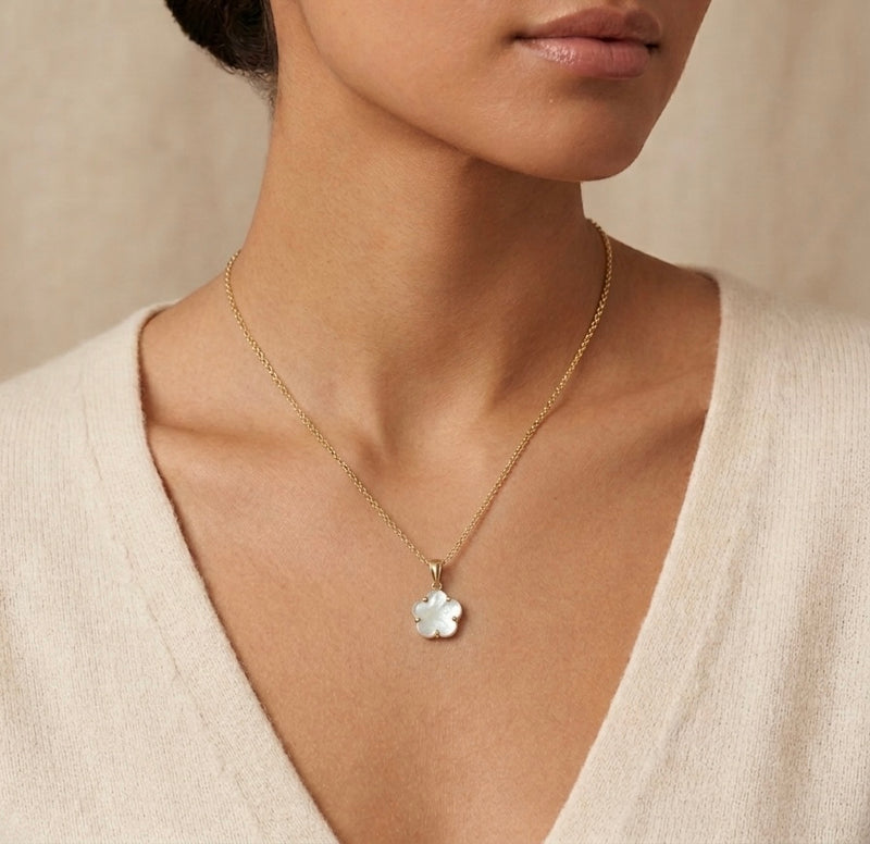 Dije de oro 10k delgado diseño flor de perla Mod 5674