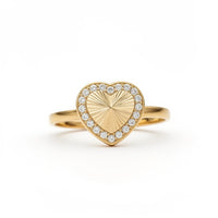 Anillo de oro 10k con corazón dorado e incrustaciones de circonias