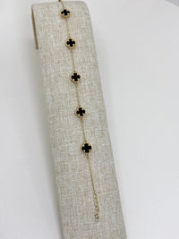 Pulsera de tréboles pequeños de oro 14k con piedra natural negras Onix