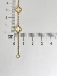 Pulsera de trébol pequeño de oro 14k con piedra madre perla