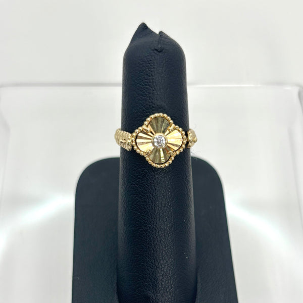 Anillo de trébol flexible de oro 14k
