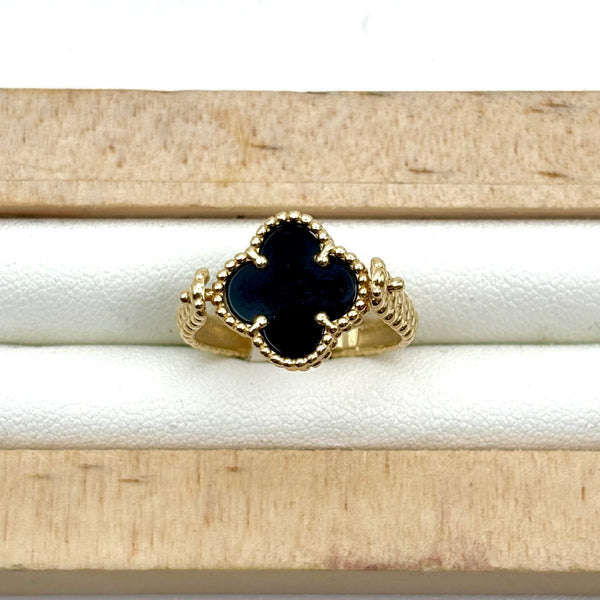 Anillo de trébol de oro 14k con piedra onix flexible