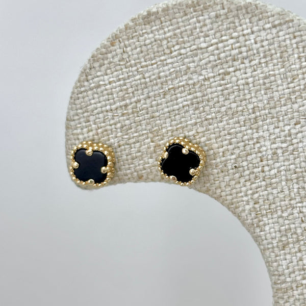 Aretes de trébol pequeños de oro 14k con piedra onix