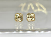 Aretes de trébol mediano de oro 14k
