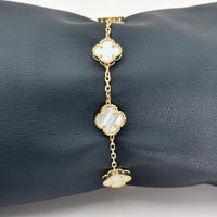 Pulsera de trébol mediana con piedra madre perla