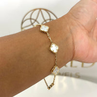 Pulsera de trébol mediana con piedra madre perla