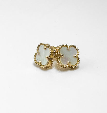 Aretes de Flor Blanca