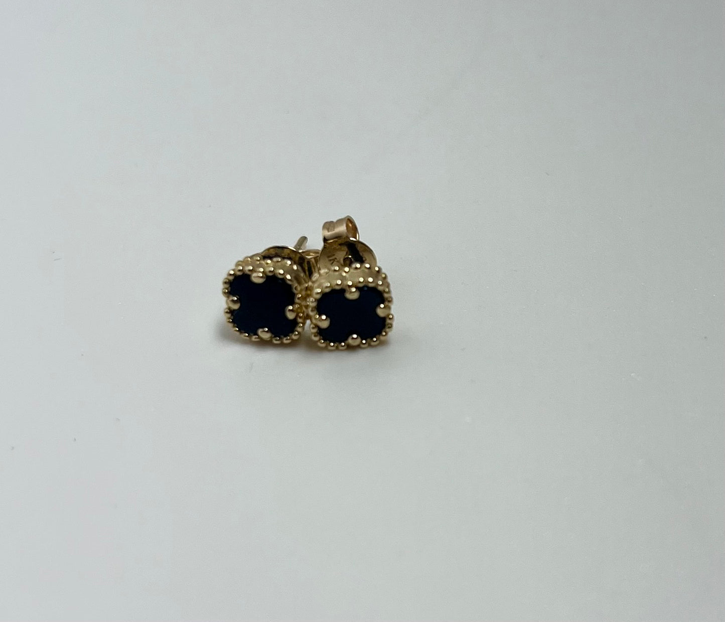 Aretes de flor negra y onix