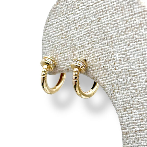 Aretes huggies de clavo de oro 14k
