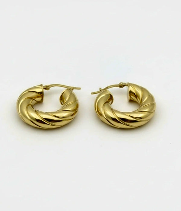 Arracadas de Oro 14k infladas de Diseño Torzal con Grecas mod. 2036