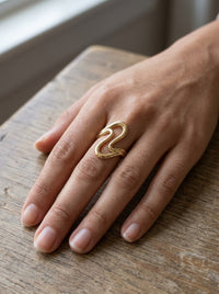 Anillo de oro 10k diseño ondulado Mod 5983