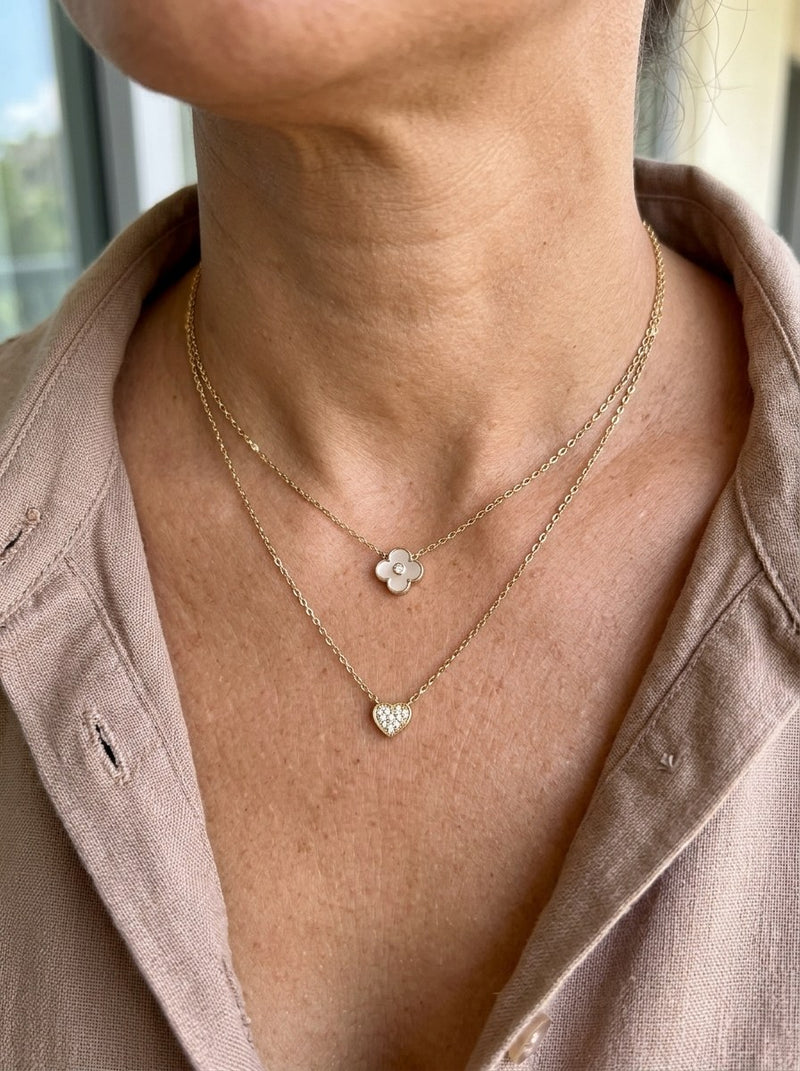 Gargantilla de oro 14k doble cadena con dije de trébol de madre perla y dije de corazón con circonias Mod 6004 - 45 cm