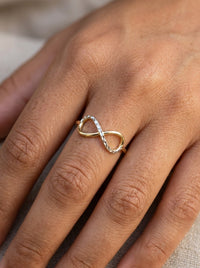 Anillo de oro bicolor 14k infinito diamantado Mod 6075