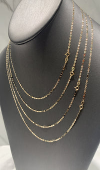 Cadena de oro 14k tejido Valentino semilla con estrella diamantada en tres tonos Mod 6105 - 2 mm