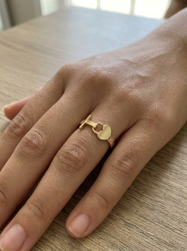 Anillo de oro 14k con cruz y corazón Mod 6108