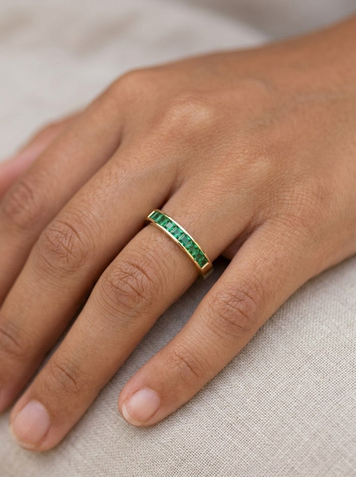 Anillo de oro 14k media churumbela con circonias verde esmeralda Mod 6110