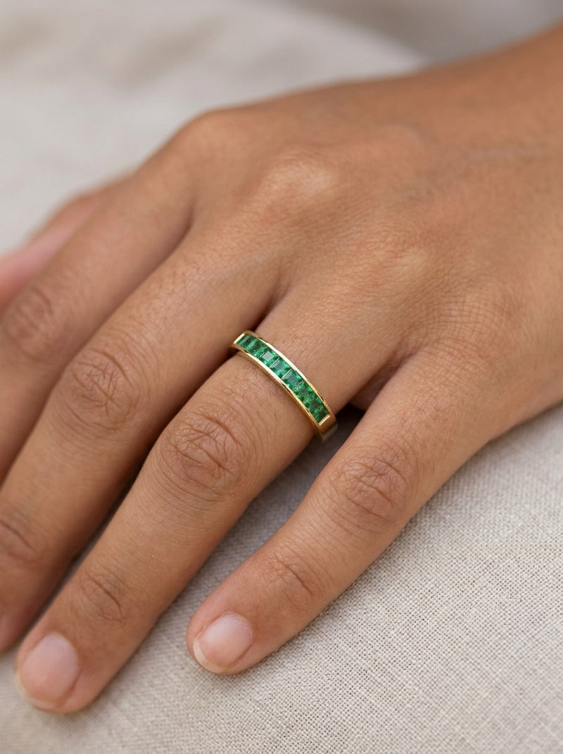 Anillo de oro 14k media churumbela con circonias verde esmeralda Mod 6110