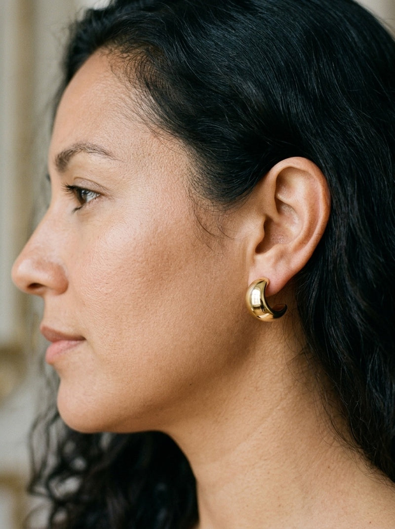 Aretes de oro 14k de media luna abombada Mod 6138 1.5 cm