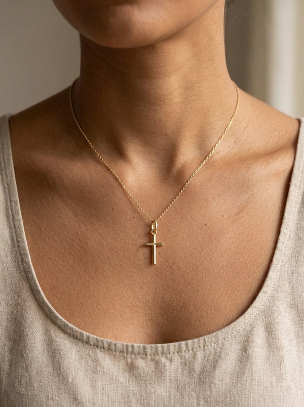 Dije de oro 14k de cruz con arista Mod 6210 - 1 cm