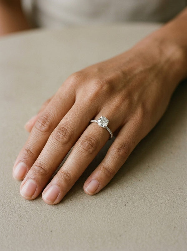 Anillo de oro blanco 14k solitario con diamante de laboratorio Mod 6233