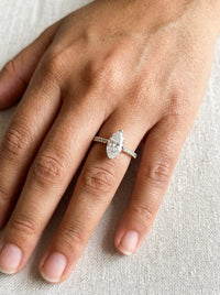 Anillo de oro 14k solitario con diamante de laboratorio corte marquesa Mod 6235