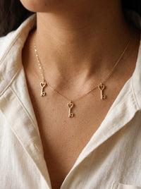 Gargantilla de oro 14k con tres llaves de corazón Mod 6250 - 45 cm