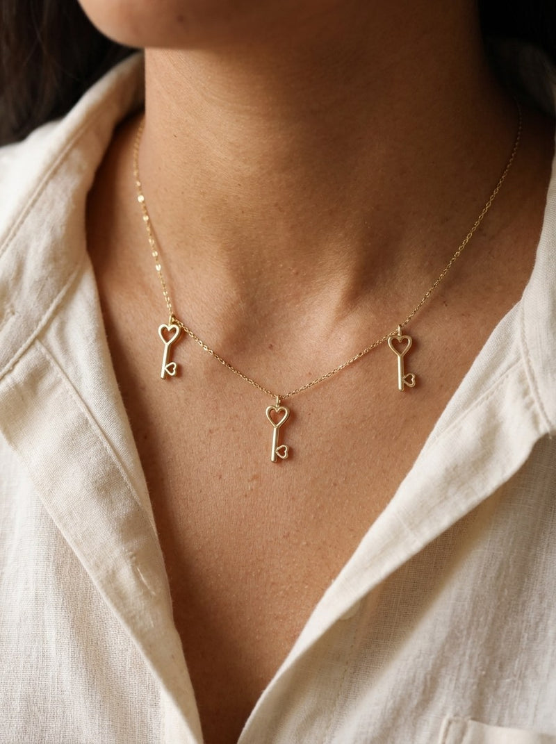 Gargantilla de oro 14k con tres llaves de corazón Mod 6250 - 45 cm