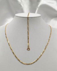 Set de oro 14k de cadena y pulsera tejido fígaro Mod 6271 - 55 cm y 18 cm x 3 mm, foto real en exhibidor