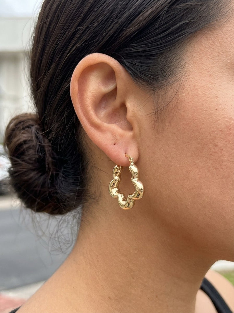 Arracadas de oro 14k de flor inflada Mod 6278