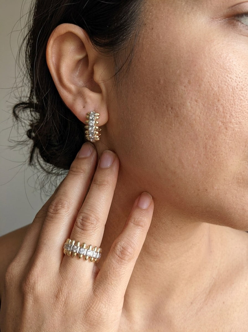 Set de oro 14k tipo diseñador de anillo y aretes con picos y circonias Mod 6281