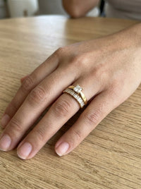Alianza de oro 14k con circonia cuadrada y media churumbela de baguettes Mod 6292