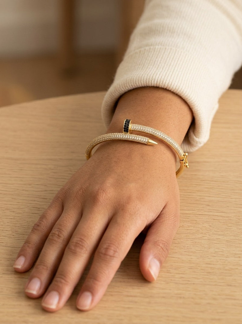Brazalete de oro 14k tipo diseñador clavo con circonias Mod 6297 - 18 cm
