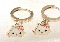 Huggies de oro 14k con gatita de esmalte Mod 6329, foto real